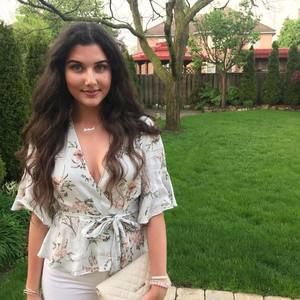 Meet your Posher, Juliana